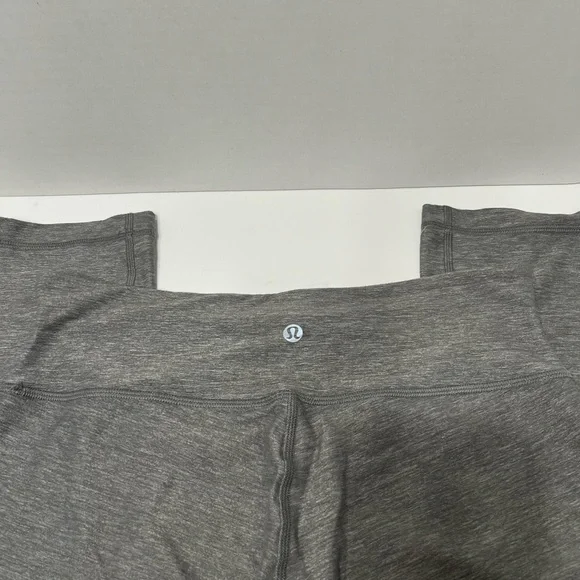 Lululemon Grey Size 6 Women’s Short Leggings, waist 28”, inseam 23”, length - Picture 5 of 14